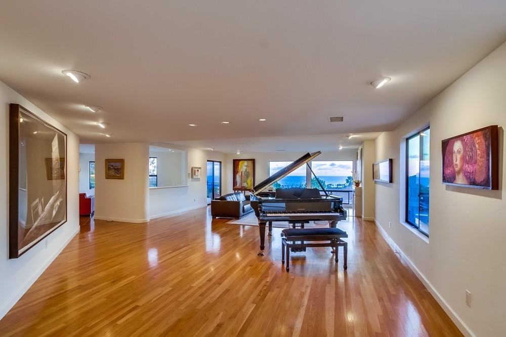 777 La Canada - Photo 3 of 21