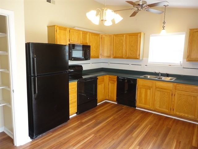148 Westridge Blvd - Photo 3 of 13