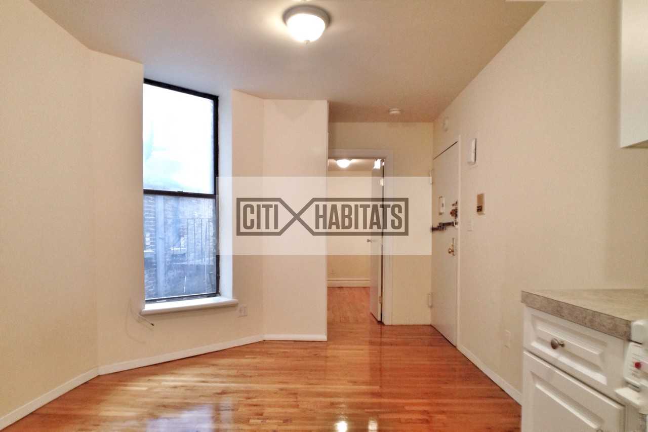 Amsterdam Ave & W 107th St #3D