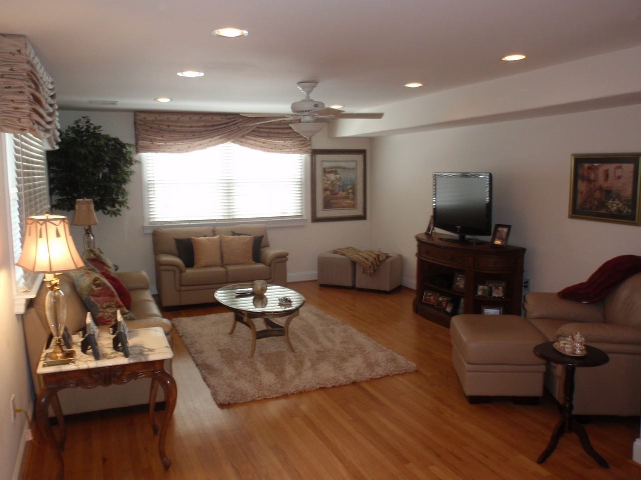 9200 Monmouth Ave - Photo 3 of 25