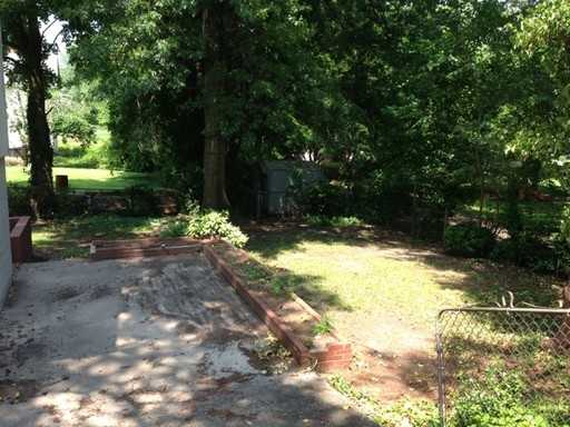 1500 Summit Ave - Photo 2 of 3