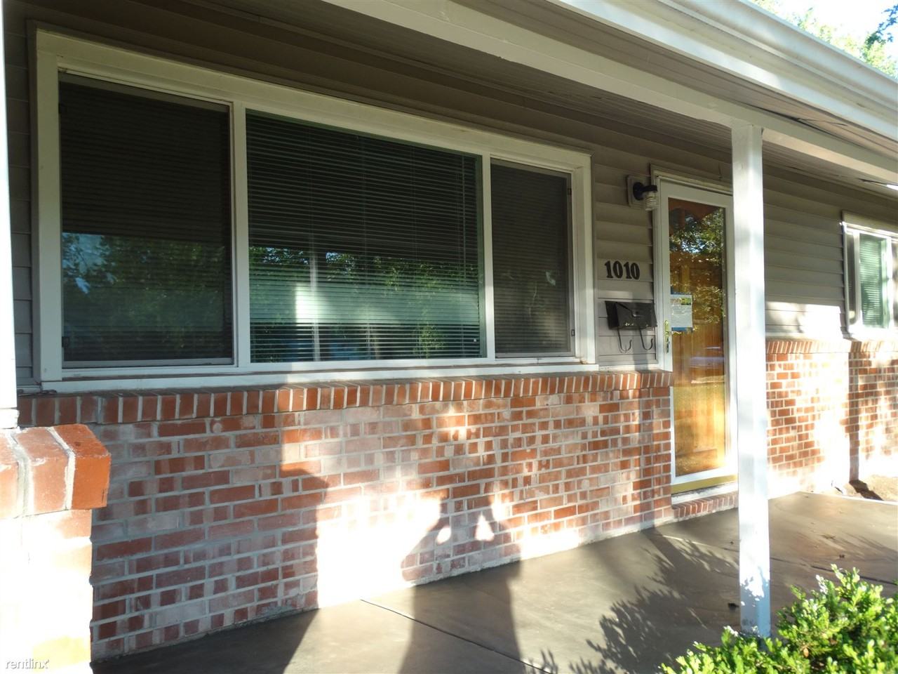 1010 Blackwill - Photo 3 of 44