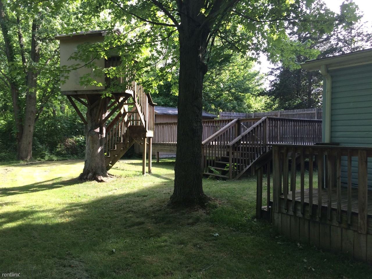 4375 Harding Ave - Photo 3 of 6