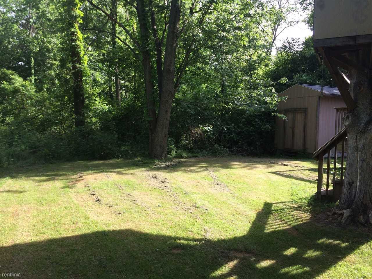 4375 Harding Ave - Photo 2 of 6