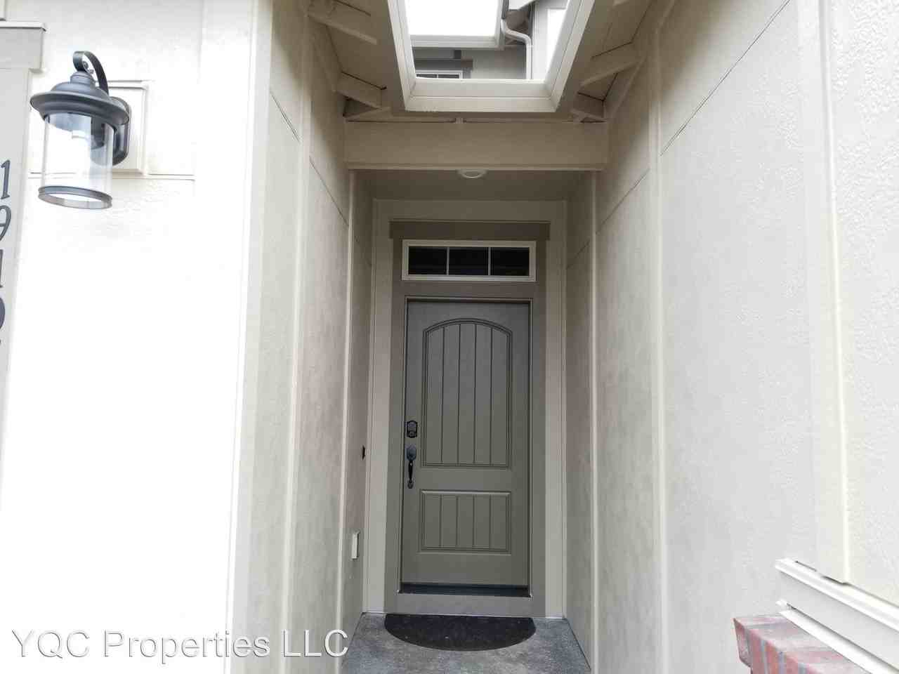 19105 NE 25th St - Photo 2 of 21