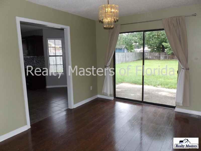 10804 Oak Valley Dr - Photo 3 of 14