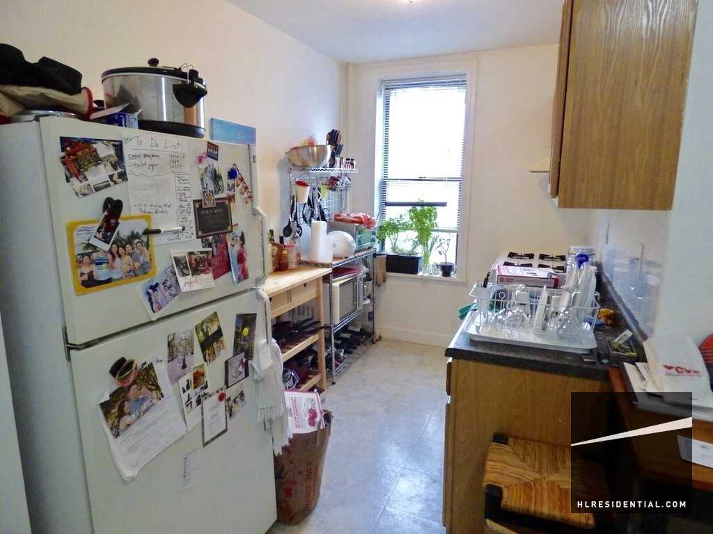 24-27 29th St 1F - Photo 2 of 5