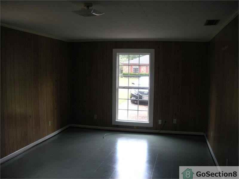 4515 Amhurst Dr - Photo 3 of 5
