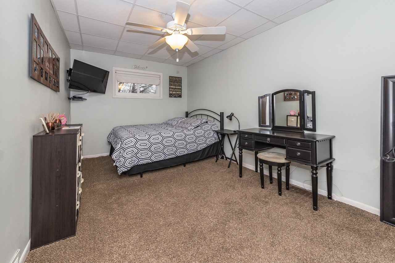 553 N Ravine Dr - Photo 2 of 18