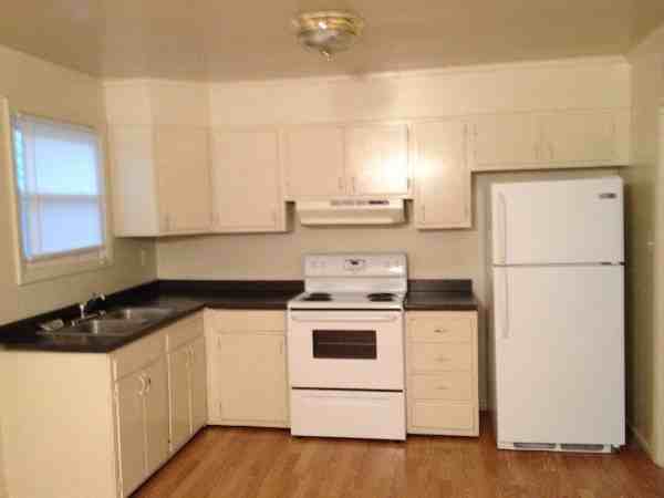 1054 Kingsway Rd - Photo 2 of 3