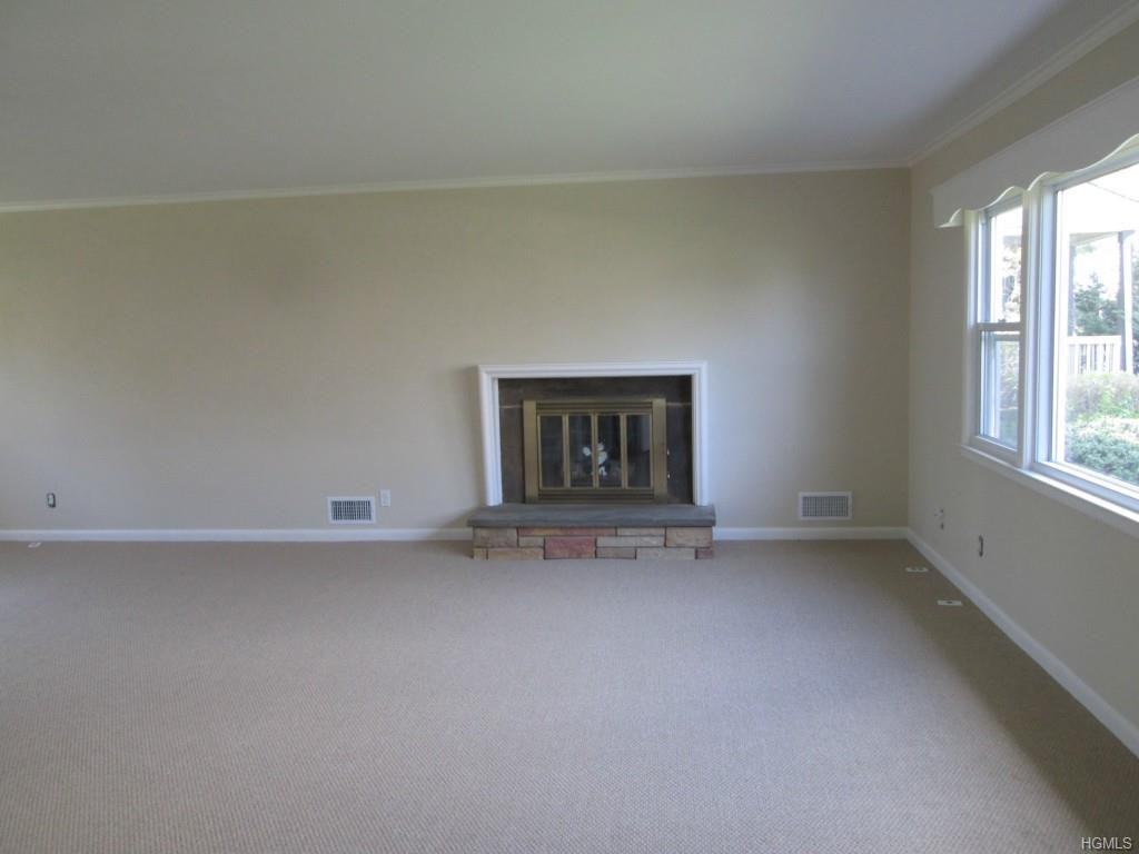 90 Dearborn Ave - Photo 2 of 18