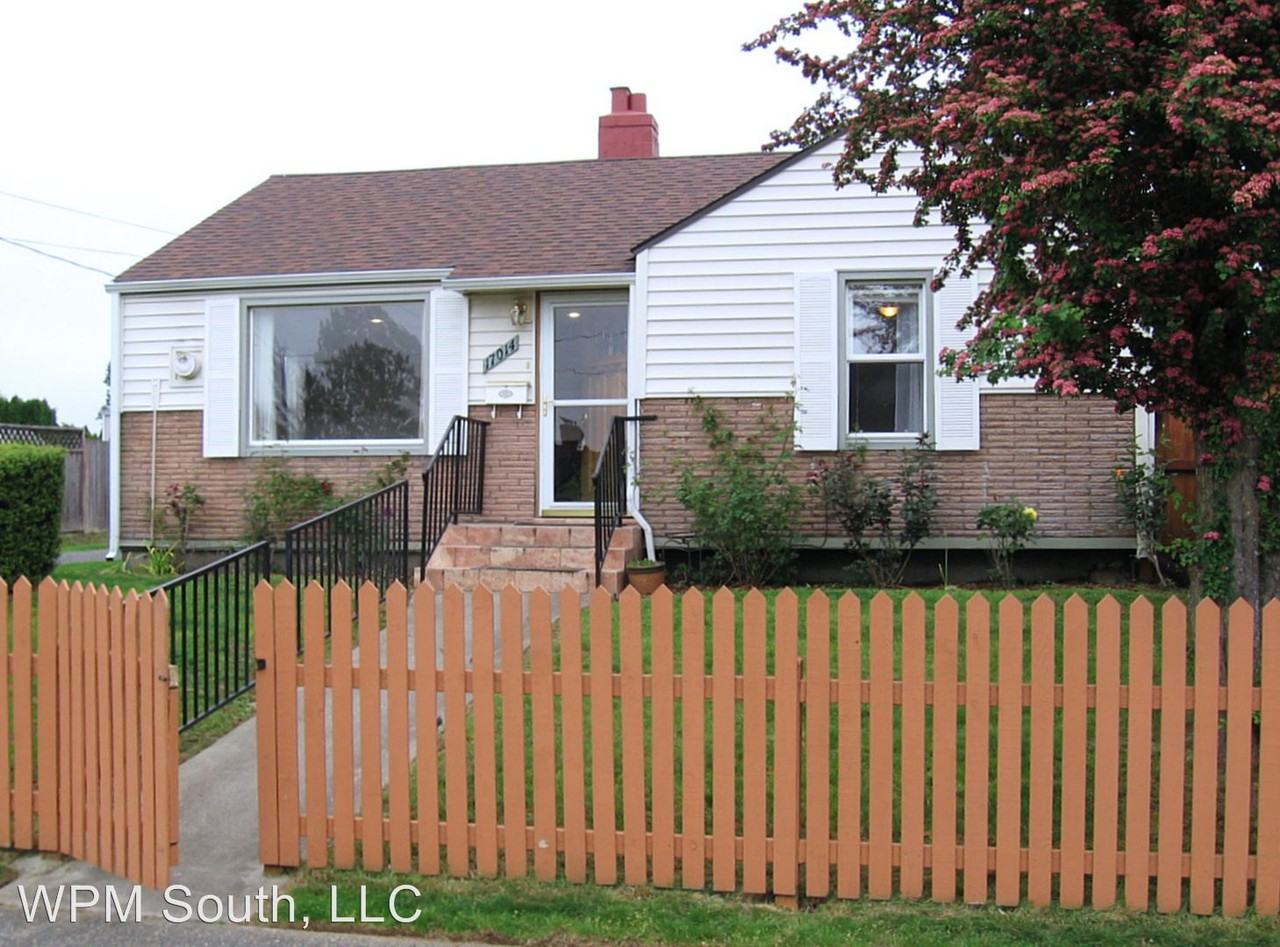 17014 33rd Ave S - Photo 2 of 10