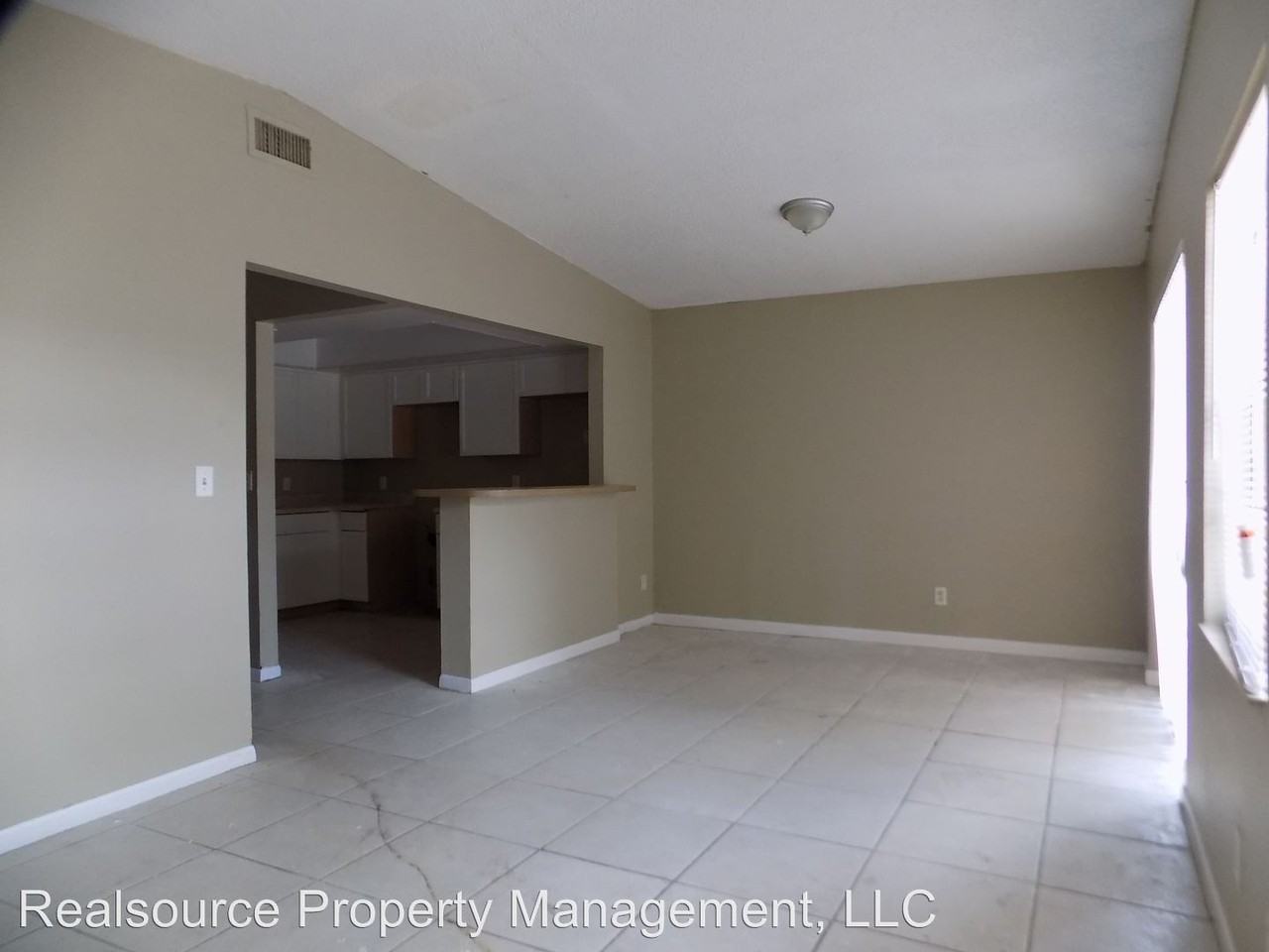 3012 St Paul Dr - Photo 2 of 6