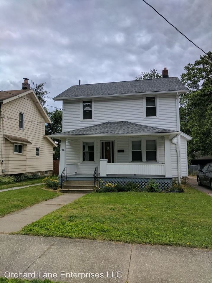 588 Sanford Ave - Photo 2 of 16