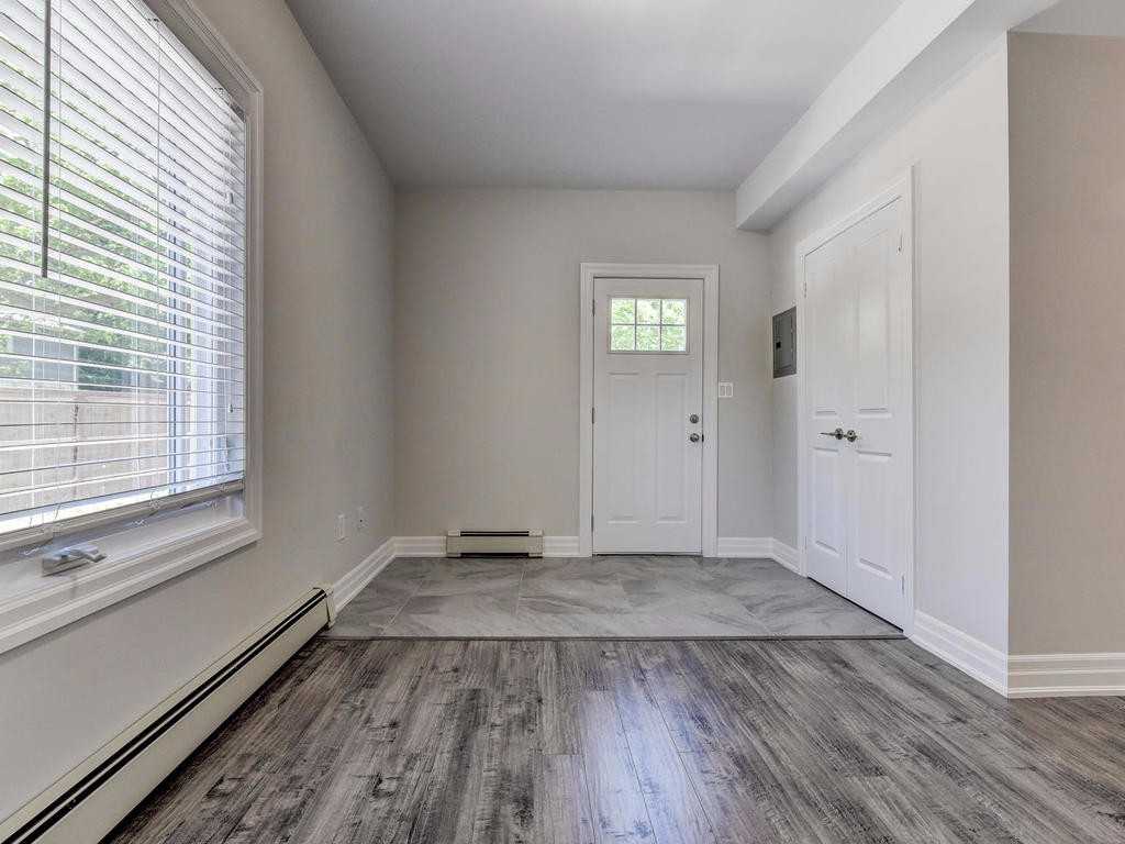210 Ontario St E #4 - Photo 3 of 12