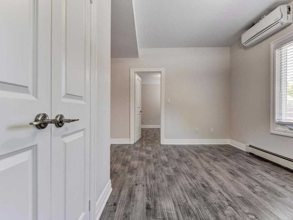210 Ontario St E #4 - Photo 4 of 12