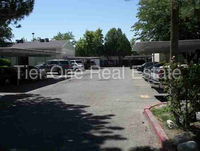 232 E Crestone Ave - Photo 2 of 9