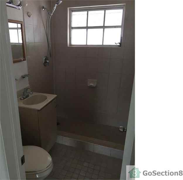 4270 SW 36th St - Photo 2 of 5