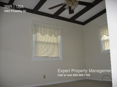 1903 Picadilly St - Photo 3 of 12