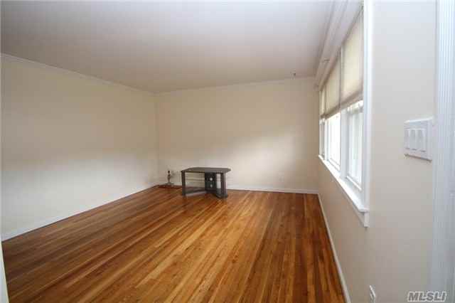 300 Commack Rd - Photo 2 of 12