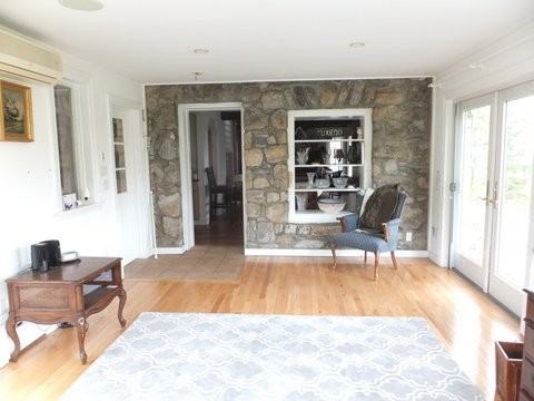 99 Cross Rd - Photo 2 of 8