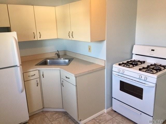 144 Lake Ave - Photo 3 of 12