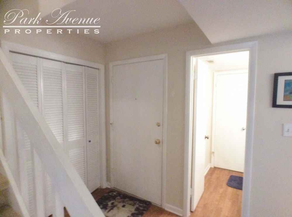 3213 Windbluff Dr - Photo 3 of 19