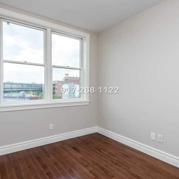 Knickerbocker Avenue #2C