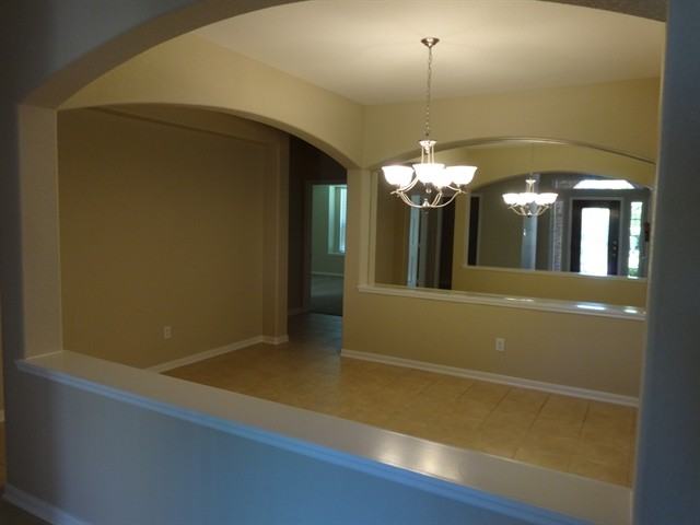 10923 Tattershall Ln - Photo 2 of 11