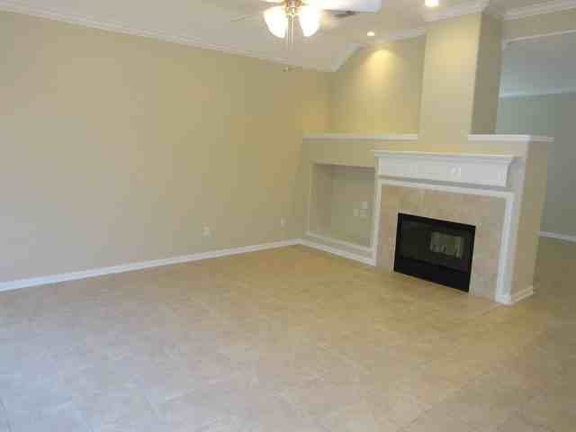 10923 Tattershall Ln - Photo 3 of 11