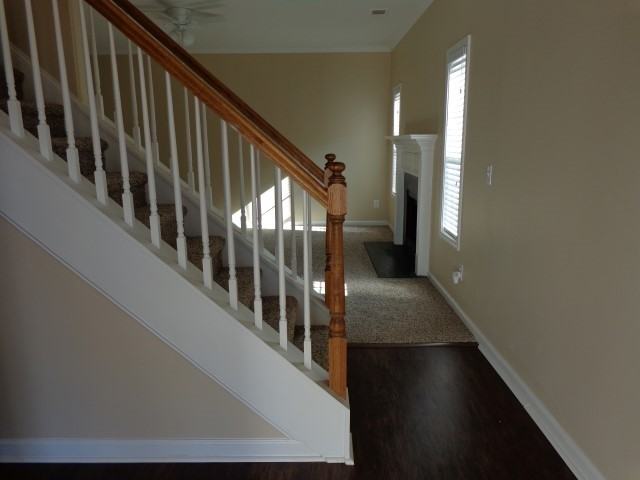 213 Cole Ct - Photo 2 of 14