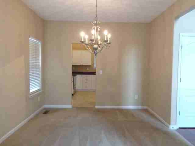 1609 Zurich Dr - Photo 3 of 15
