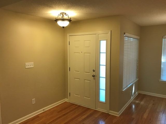 111 Tappan Zee Dr - Photo 3 of 18