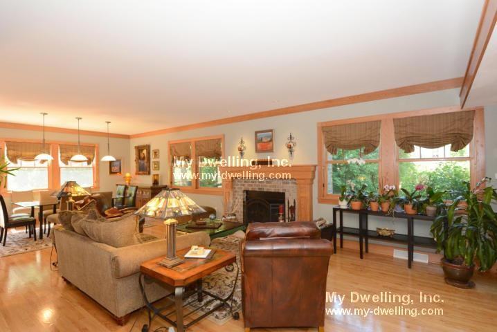 1345 90th St - Photo 2 of 3