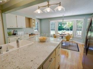 3050 McKendrick St - Photo 2 of 24