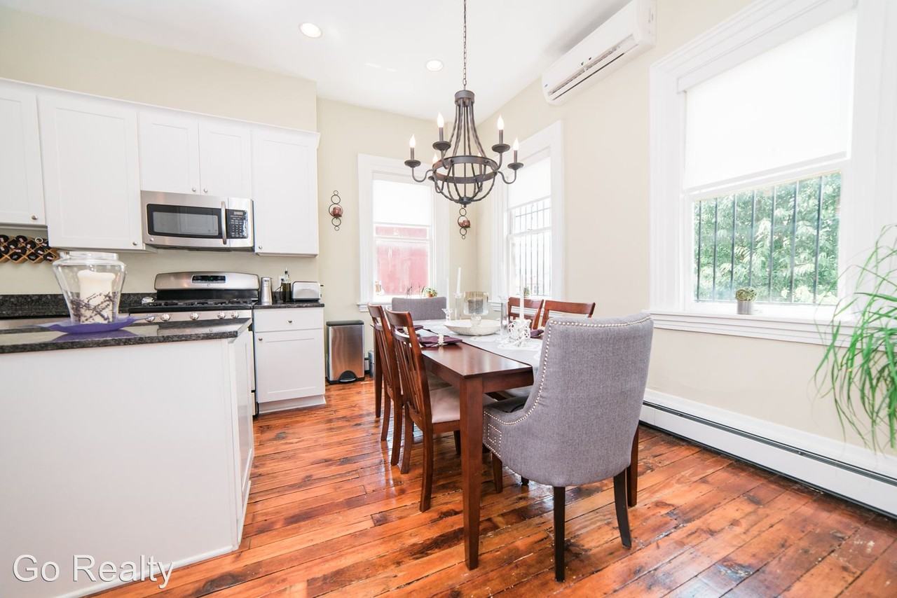 1501 Boyle St - Photo 3 of 28