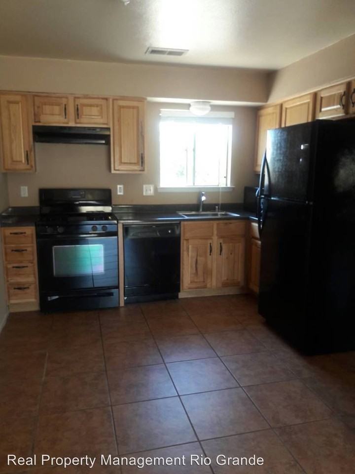 14215 Domingo Rd NE - Photo 3 of 7