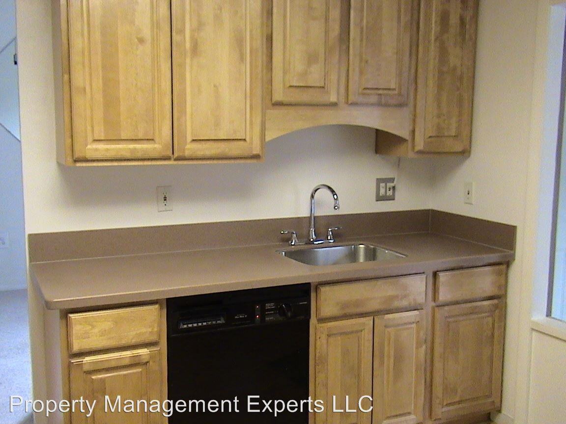 10 Wicker Ct - Photo 3 of 13