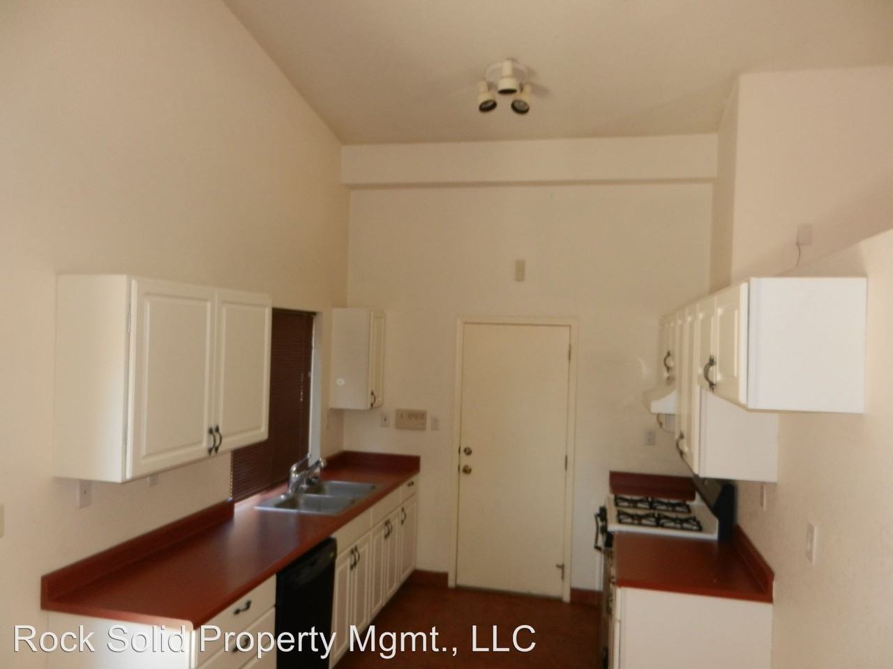 7400 Santa Barbara Rd NE - Photo 3 of 15