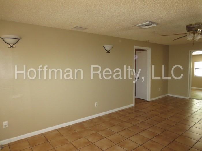 8233 Greenleaf Cir - Photo 2 of 19