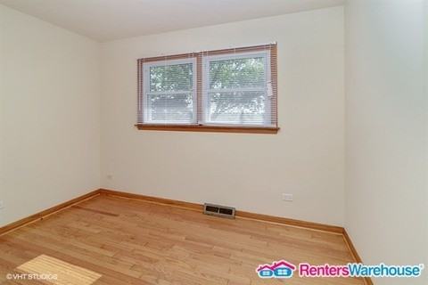 1474 Vista Ln - Photo 3 of 10