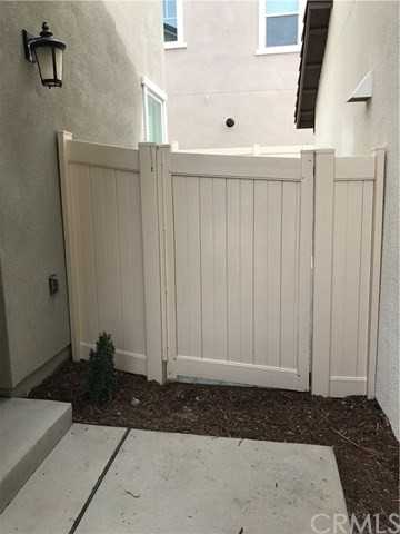 206 E Pomona Mall St - Photo 2 of 20