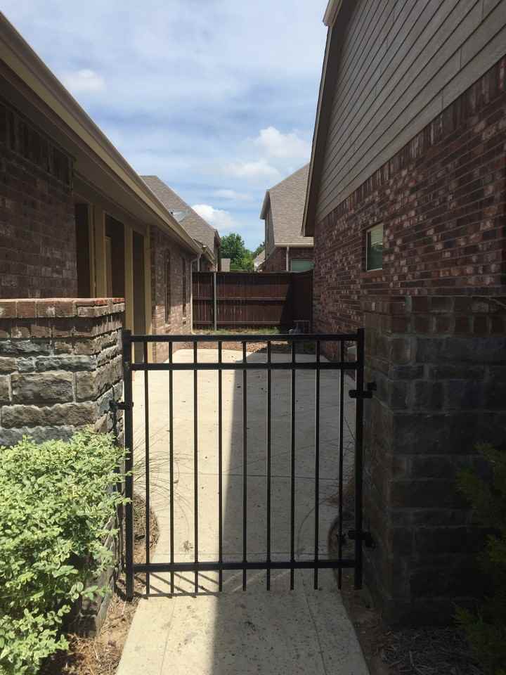 3404 W Princeton St - Photo 2 of 16