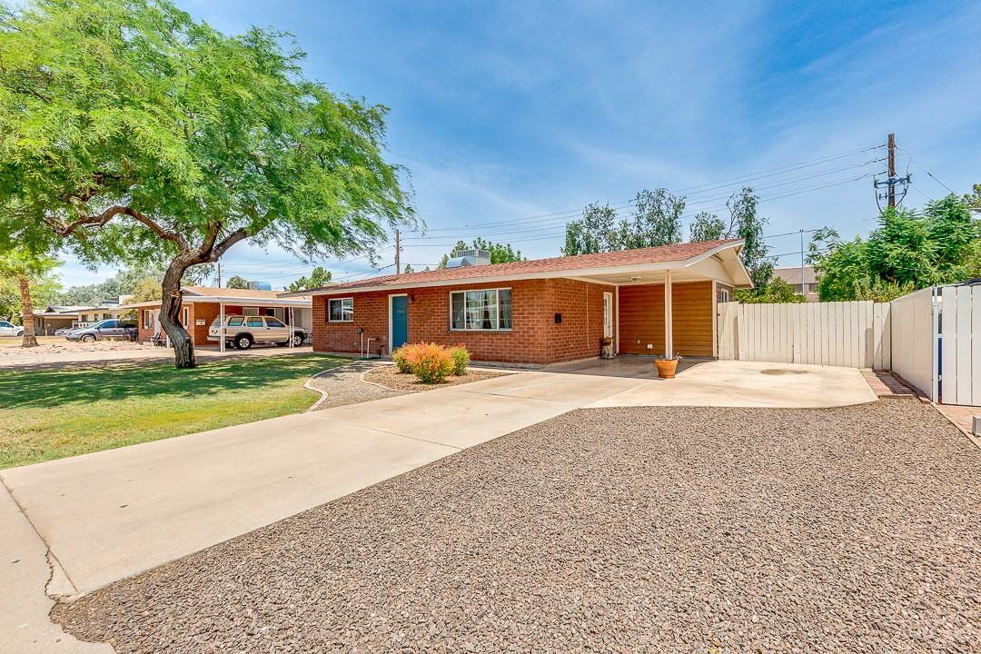 1506 W Fairmont Dr - Photo 3 of 37