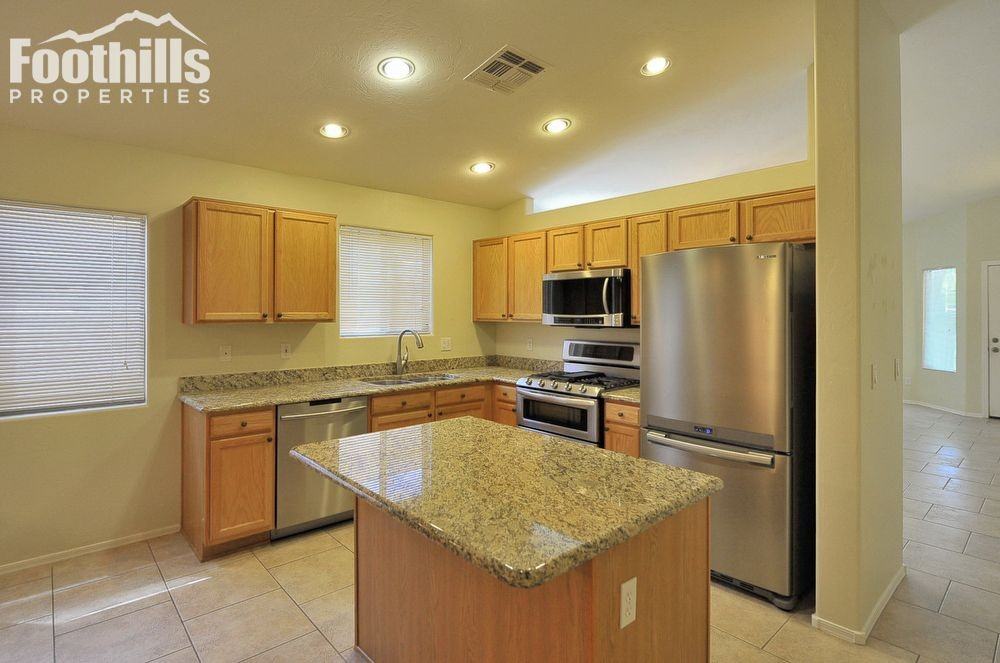 7826 E Sabino Hollow Ct - Photo 3 of 25