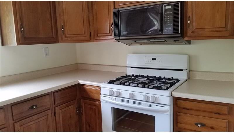 5886 Lee Ave - Photo 2 of 16