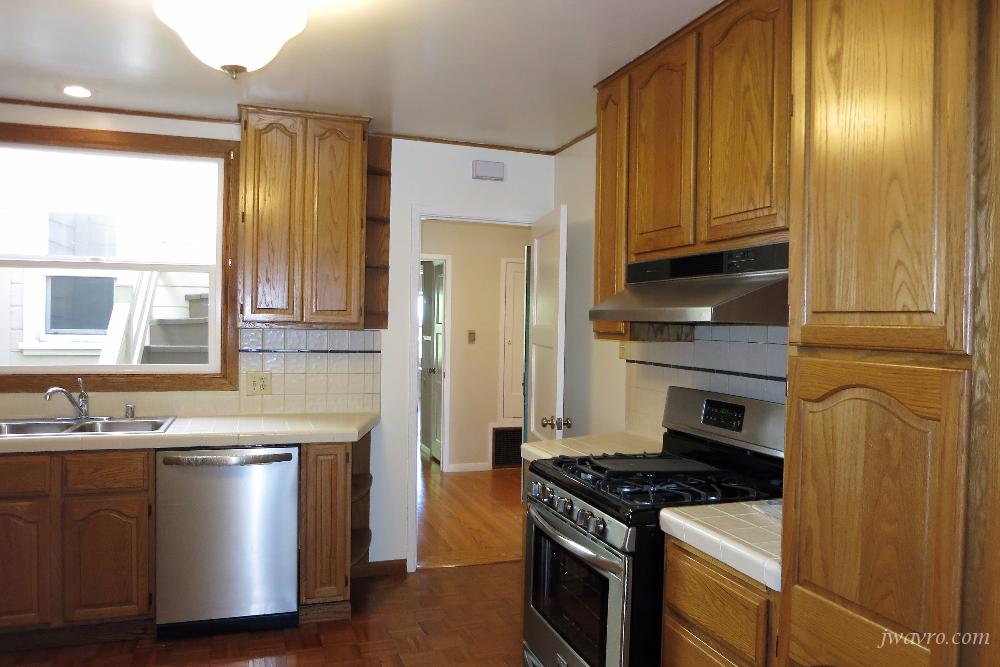 130 Lawton St - Photo 2 of 11