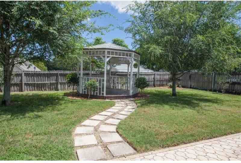 14835 Spruce Pine Ln - Photo 2 of 26