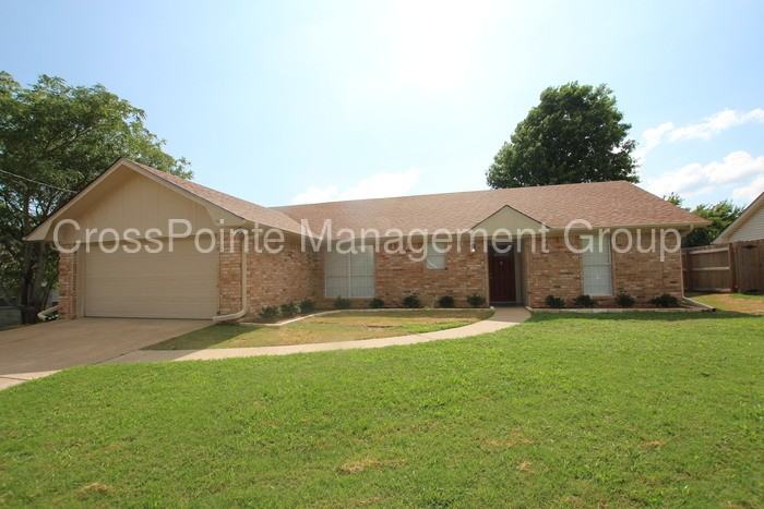 403 Willow Rd - Photo 2 of 22