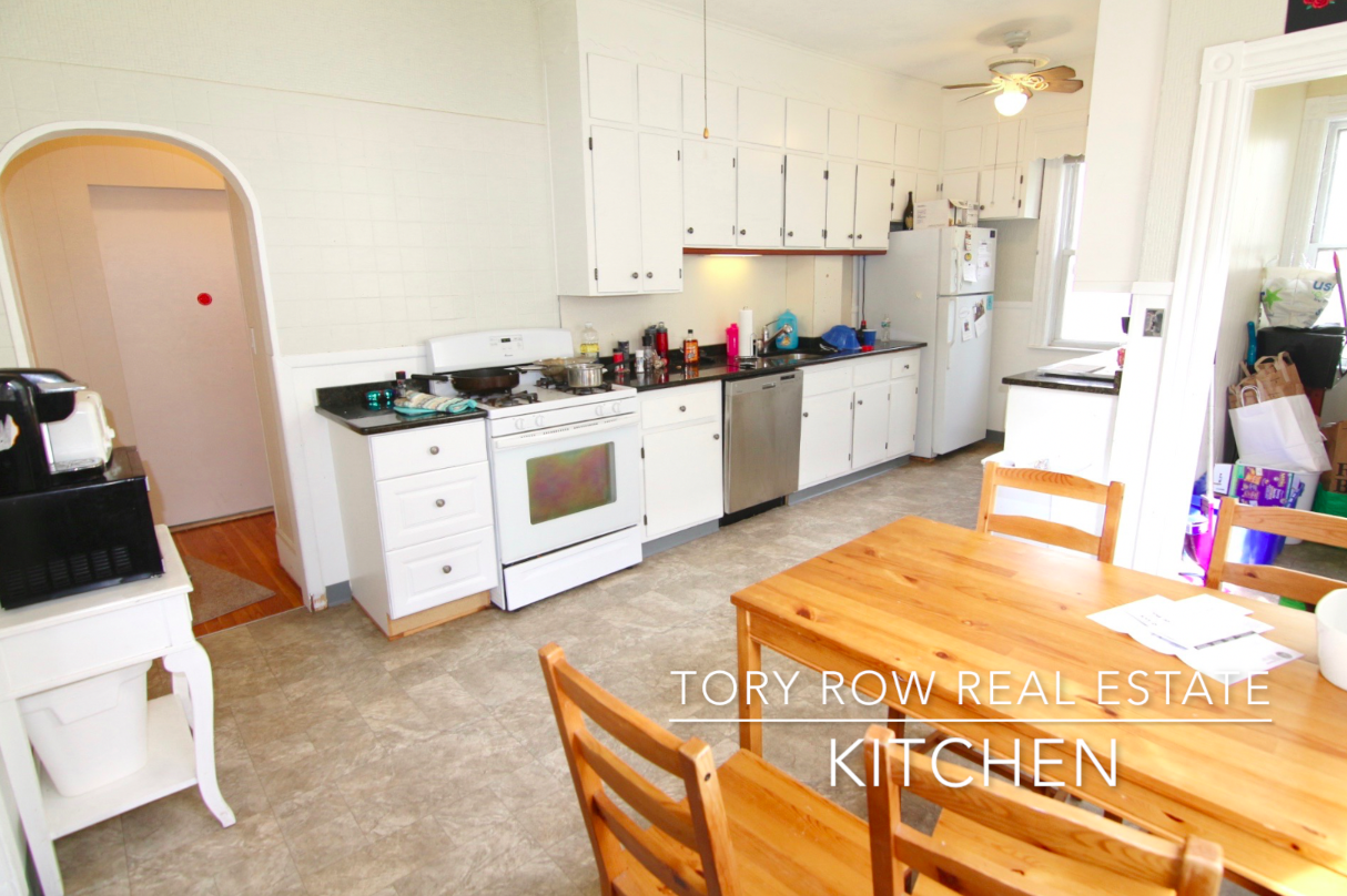 35 Banks Street - Photo 3 of 16
